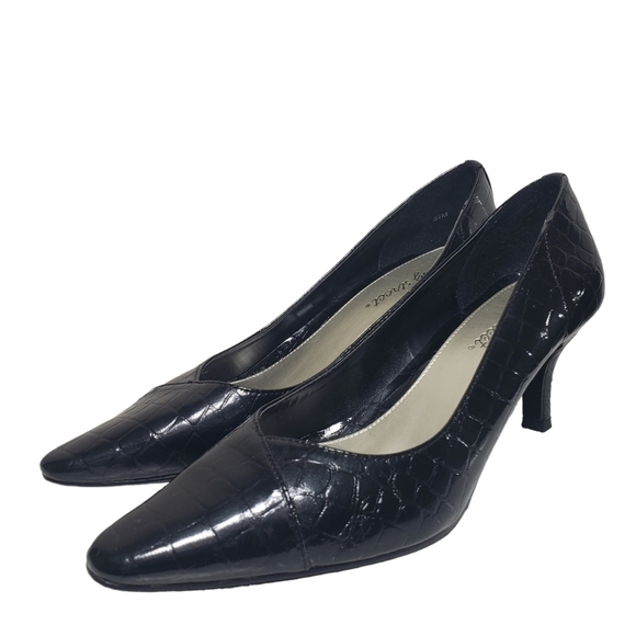 Easy Street Black Croc Print Closed Toe Pumps Sz 8.5M - Picture 1 of 8